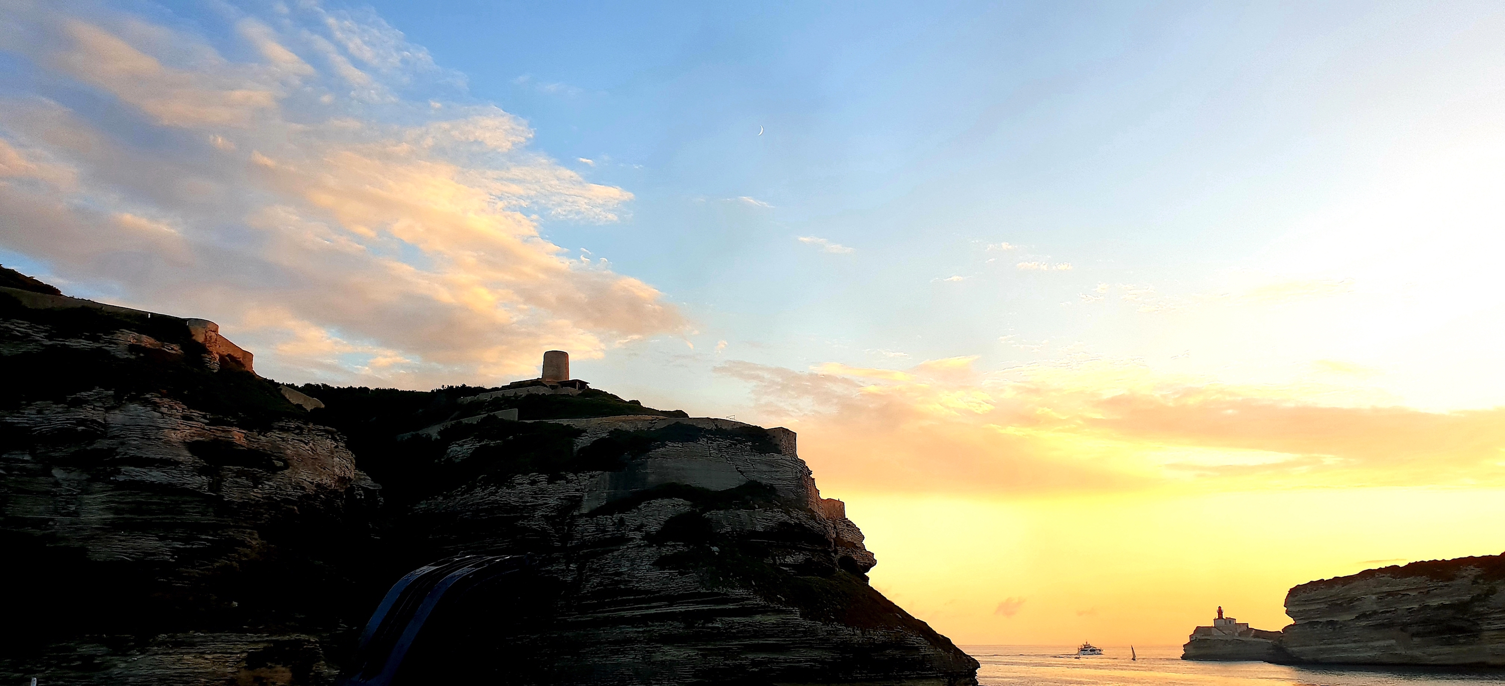 La photo du jour : Bonifacio en ombre chinoise…