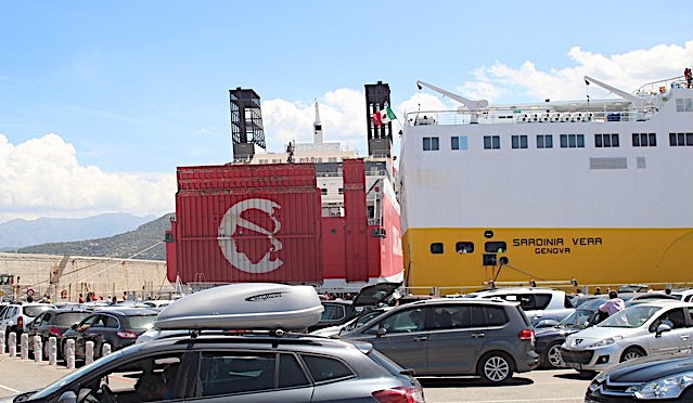 Corse : Tourisme, l'éternel débat