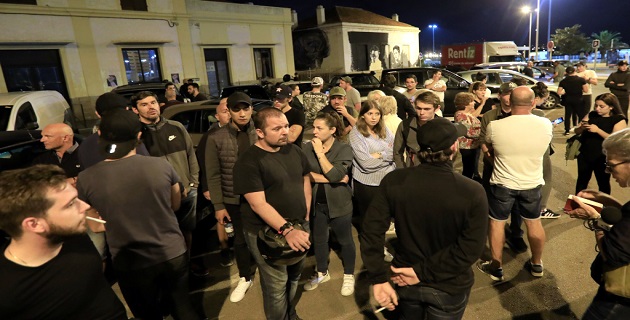 Rassemblement de soutien devant la gare d'Ajaccio