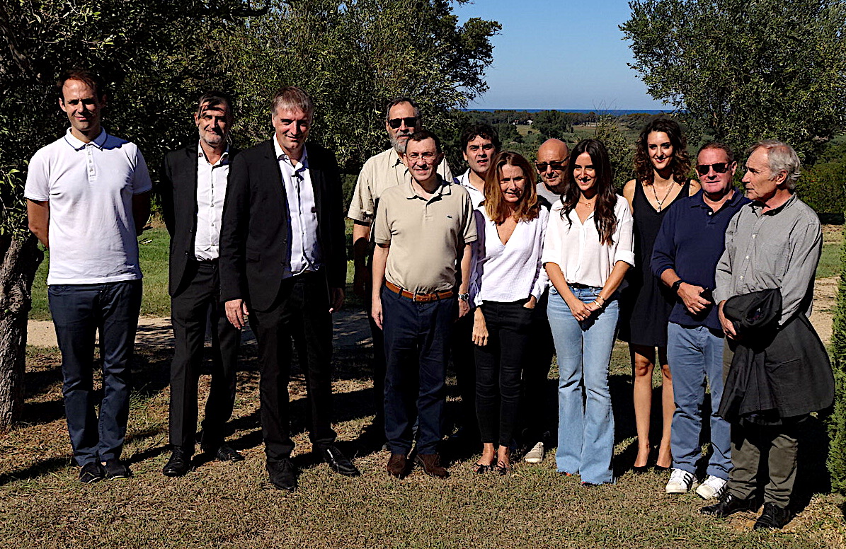 L'équipe de FemuQuì SA rassemblée autour de Sébastien Simoni