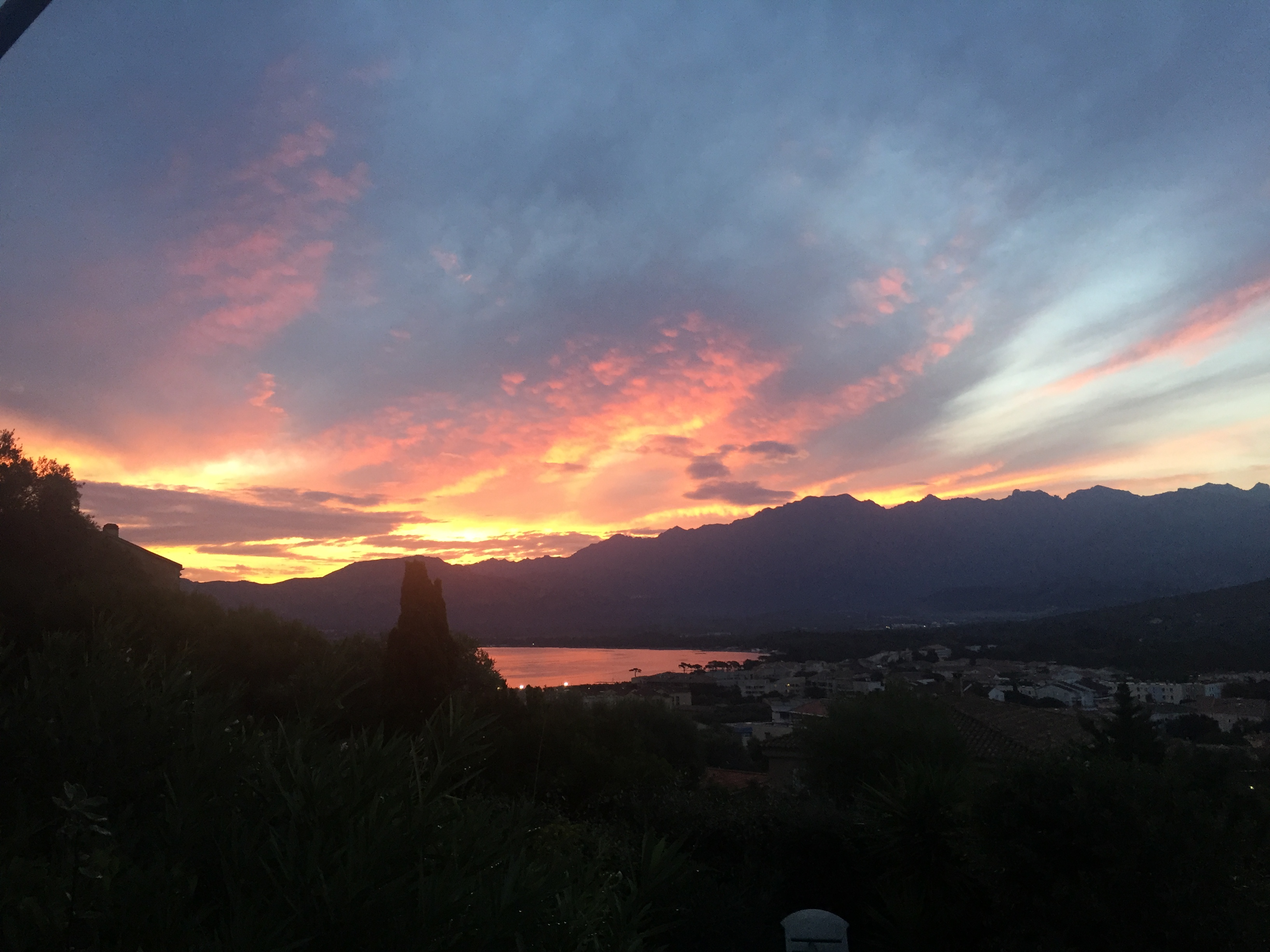La photo du jour : Kaléidoscope de couleurs dans le ciel de Balagne