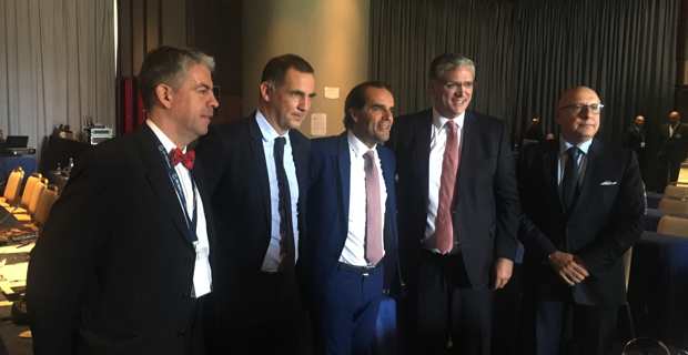 Medeiros Gaspar, Chef de cabinet du Président du gouvernement de Madère, Gilles Simeoni, président du Conseil exécutif de la Collectivité de Corse et président de la Commission des îles, Miguel Alburqueque Président du gouvernement de Madère, Vasco Cordeiro, Président du gouvernement des Açores, et Gaetano Armao,Vice-Président de la Sicile.