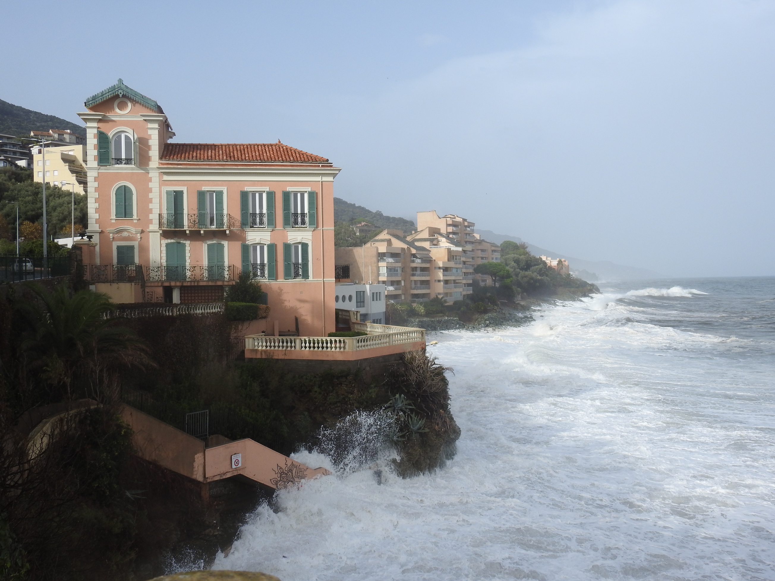 Sous la villa Ker Maria à Ville-di-Pietrabugno (Jérôme Brasseur)