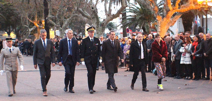 Bastia : 236 bougies illuminent le monument aux morts…