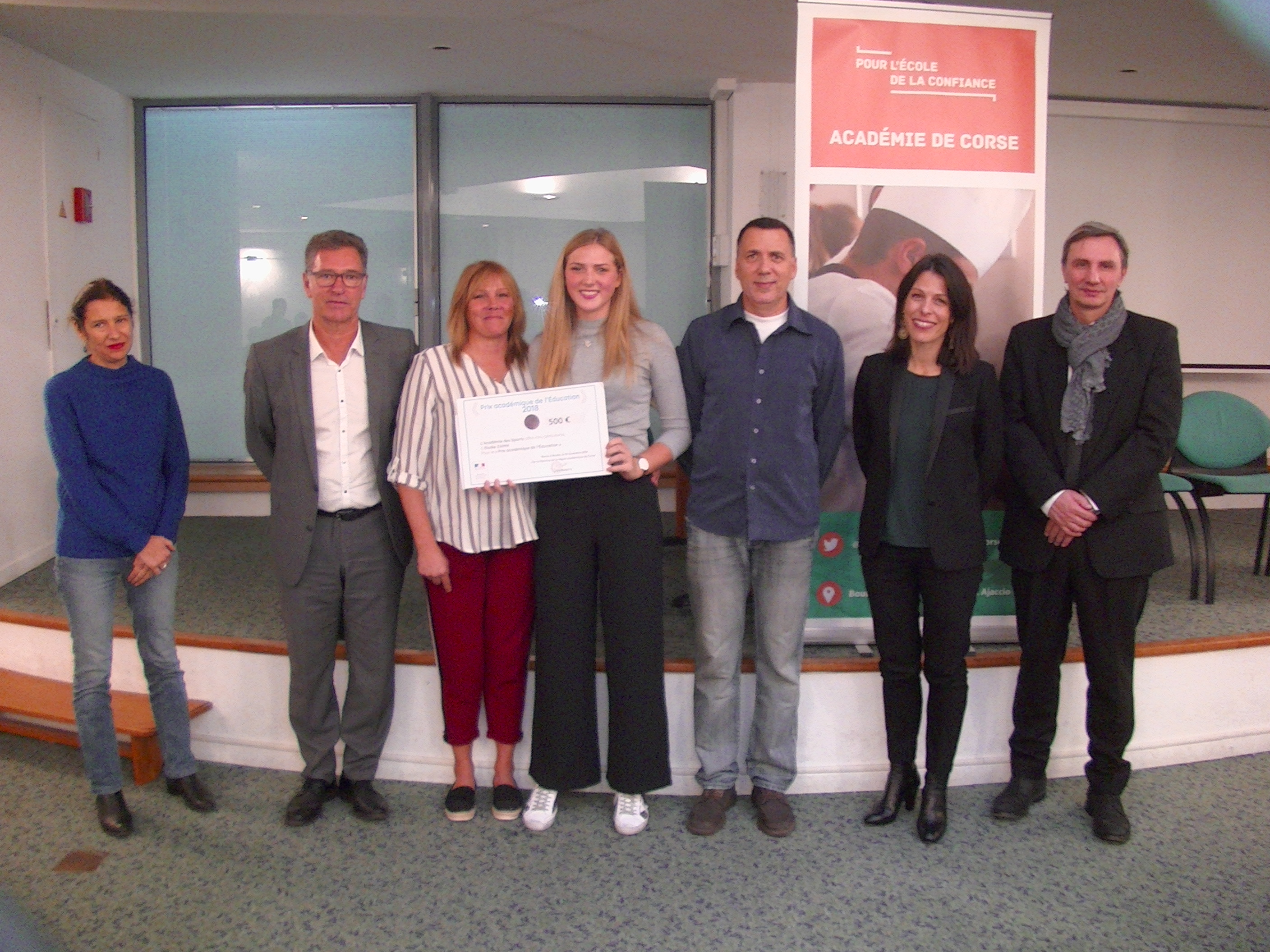 Remise du Prix académique de l’Education 2018 à Elodie Zanni, 16 ans, élève de terminale S au lycée Paul Vincensini, par la rectrice Julie Benetti