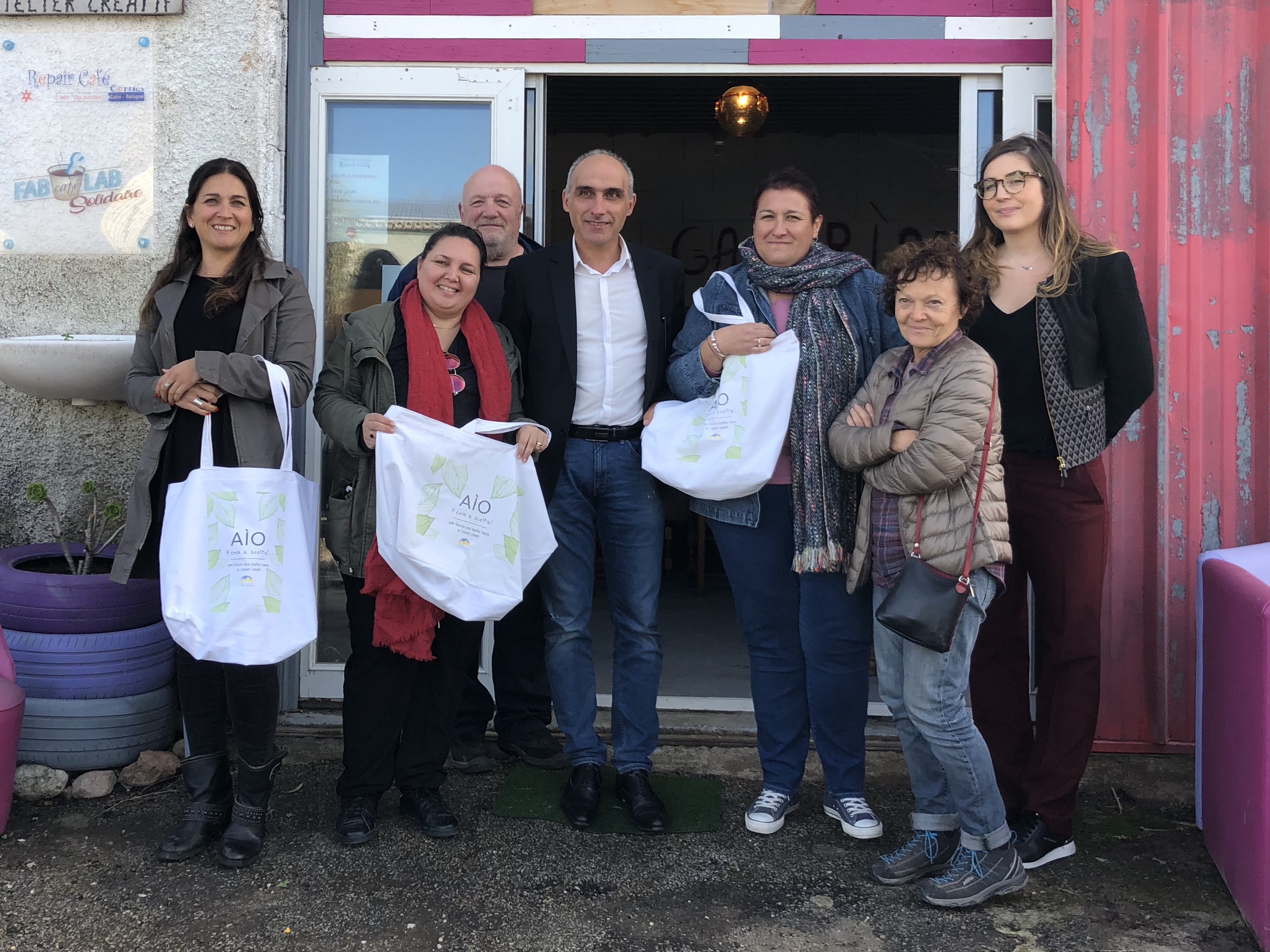 Environnement : En Balagne on présente le nouveau sac caba de la recyclerie créative