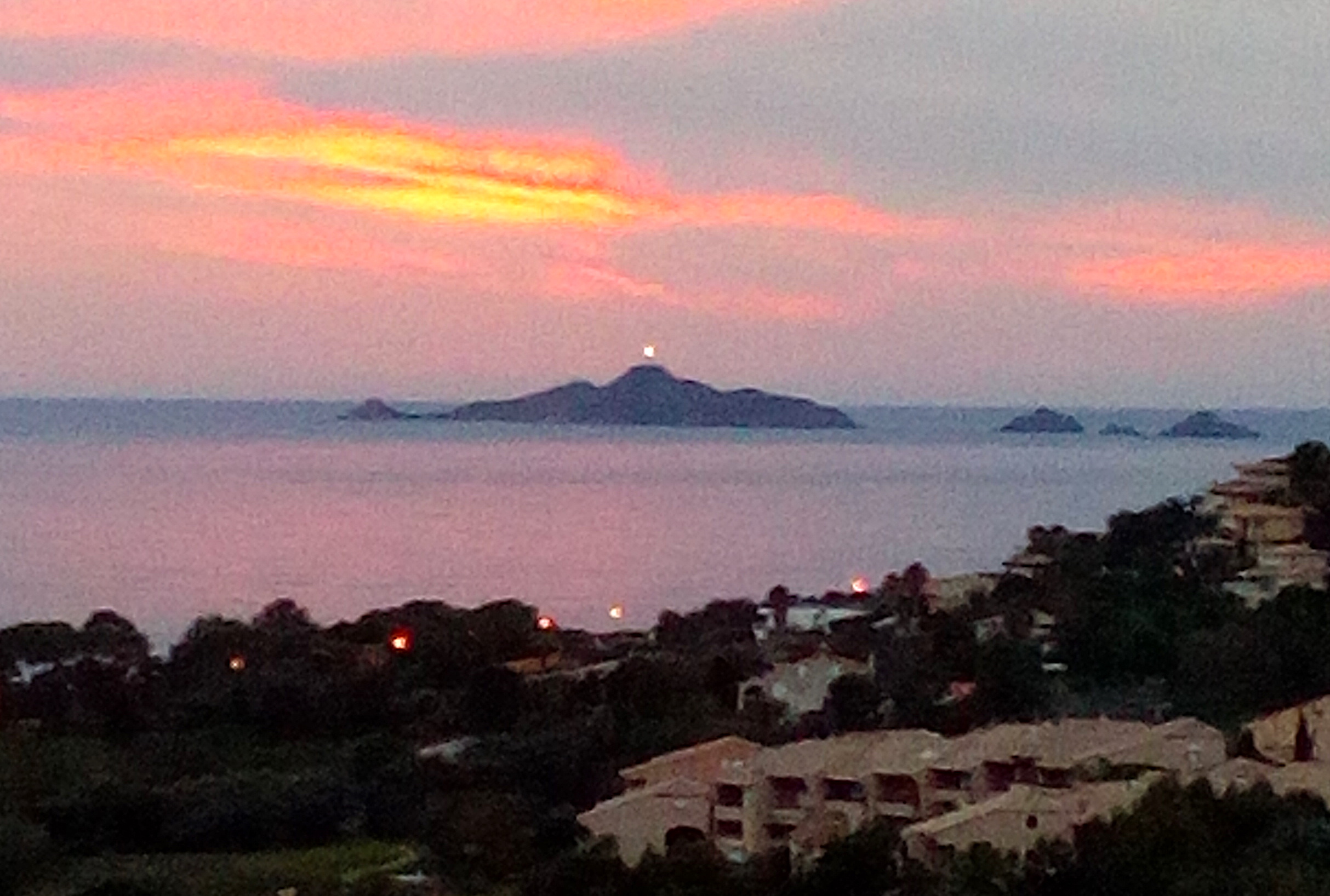 La photo du jour : Quand le soir descend sur les Sanguinaires