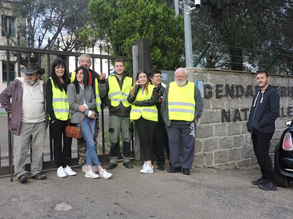 Les gilets jaunes de Porto-Vecchio venus en soutien d'un jeune convoqués par la gendarmerie nationale