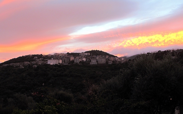 La photo du jour : Sartene au petit matin