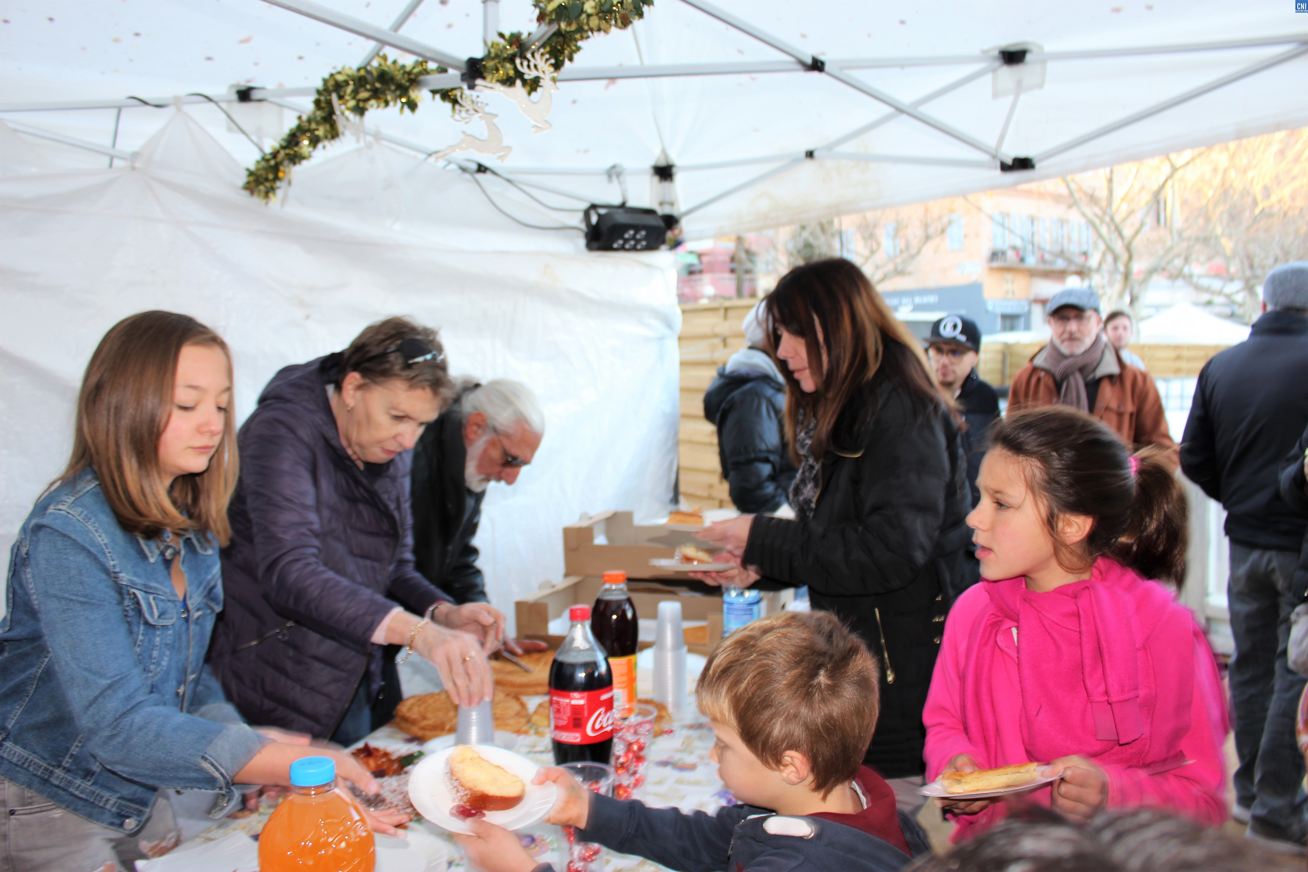 Plus de 150 personnes autour de la galette des rois lisulana