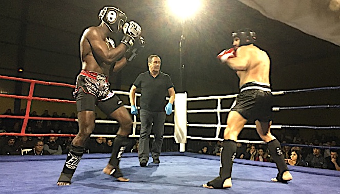 Belle victoire de Pierre-Paul Santini du KBCL (à droite) face au colosse florentin Abdou Sowe