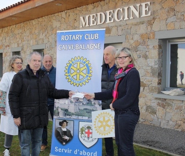 Le Rotary Calvi-Balagne remet un  chèque de 2000€ au Centre Hospitalier Calvi-Balagne