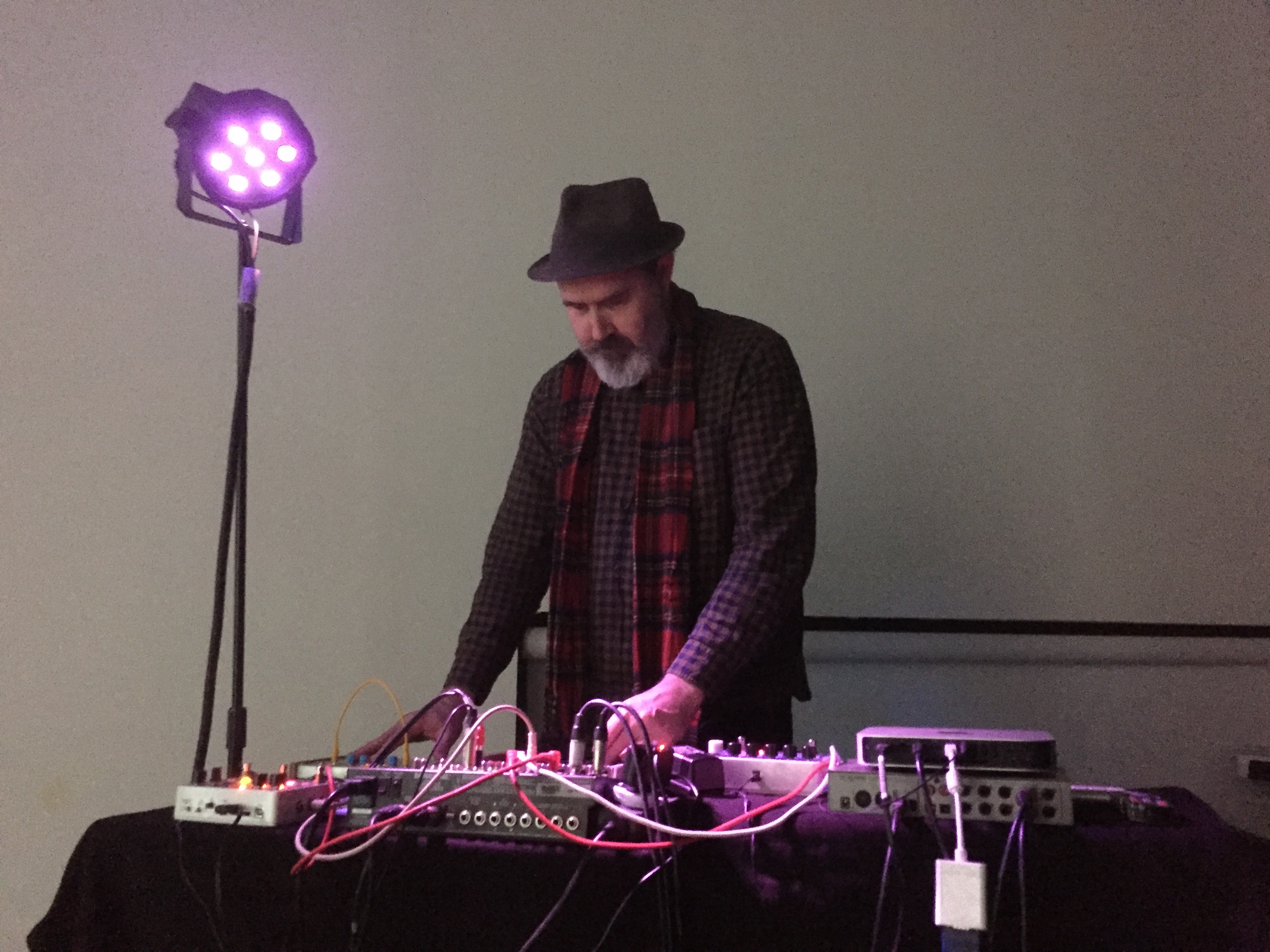 Le plasticien-musicien Vincent Epplay