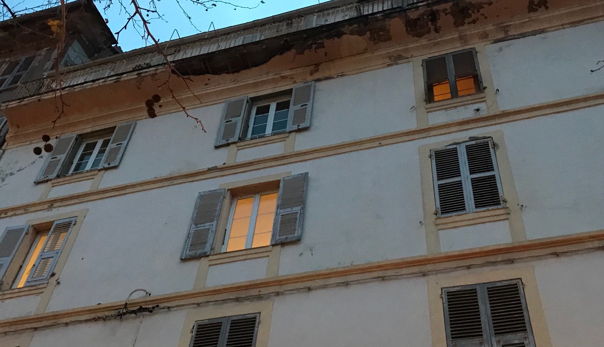 Bastia : Une partie de terrasse s'effondre au Marché