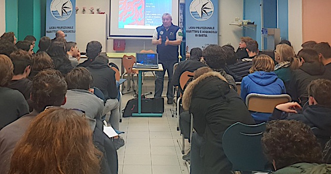 Le Lycée Maritime de Bastia a l'écoute de Jean-Marie Dominici.