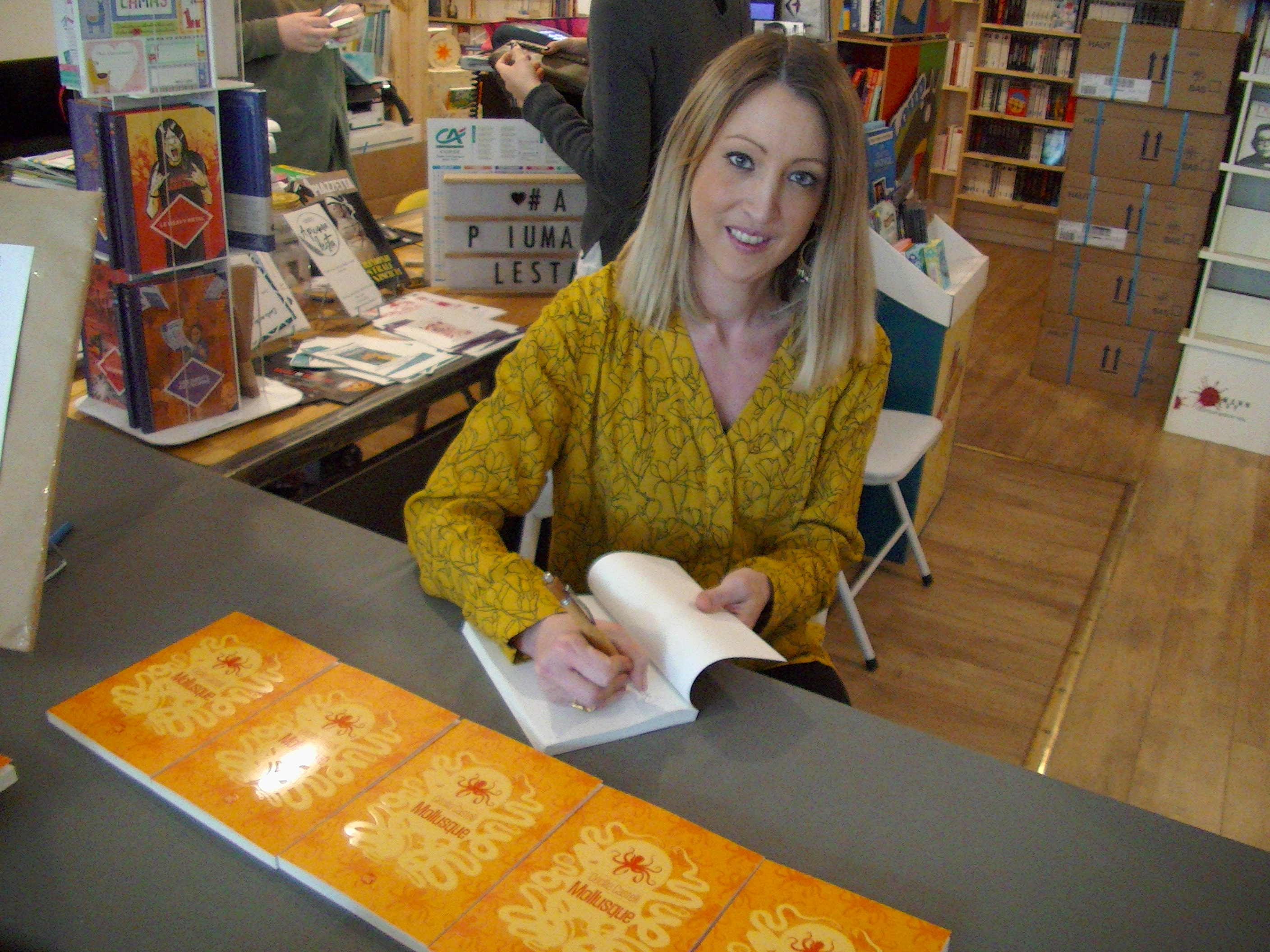 Cécilia Castelli a présenté son 1er roman à la librairie  «A Piuma Lesta» à Bastia