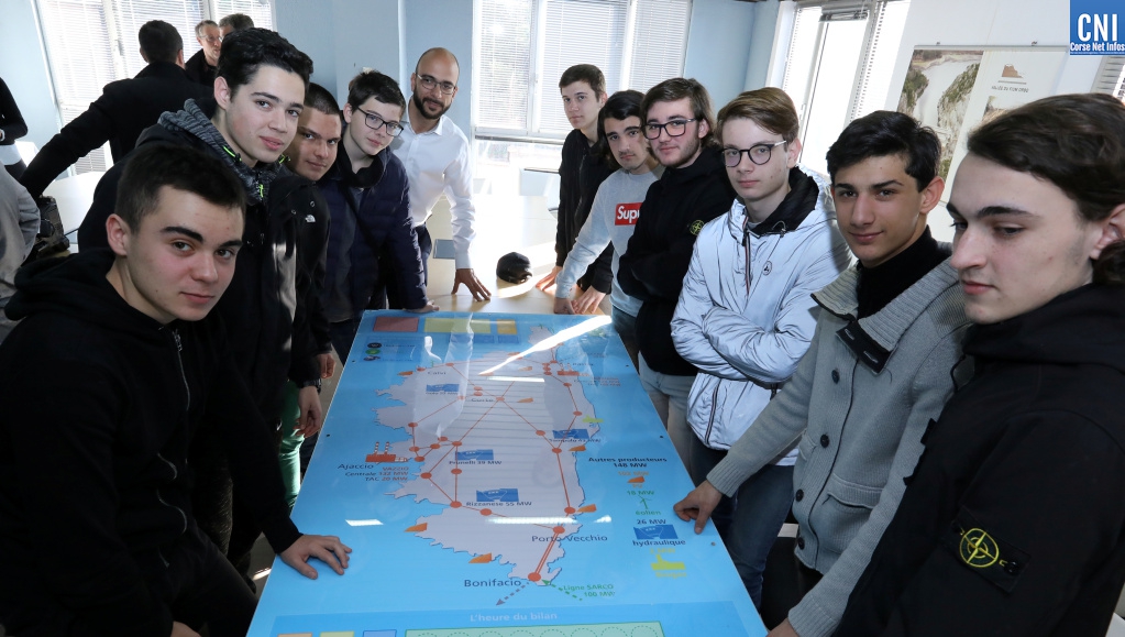 Lélèves de la classe de 1ère MELEEC du lycée professionnel Jules Antonini