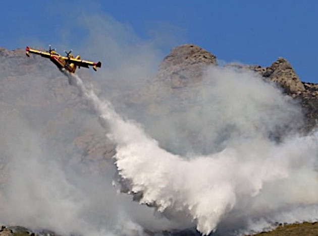 Brandu : Les Canadair à l'œuvre