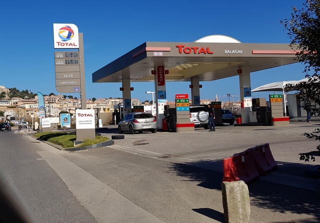 La flambée, silencieuse, de l’essence corse 