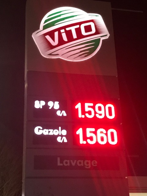 La flambée, silencieuse, de l’essence corse 