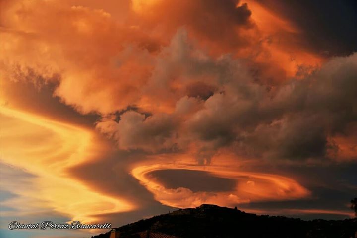 Dans le ciel, tourmenté, de Corse