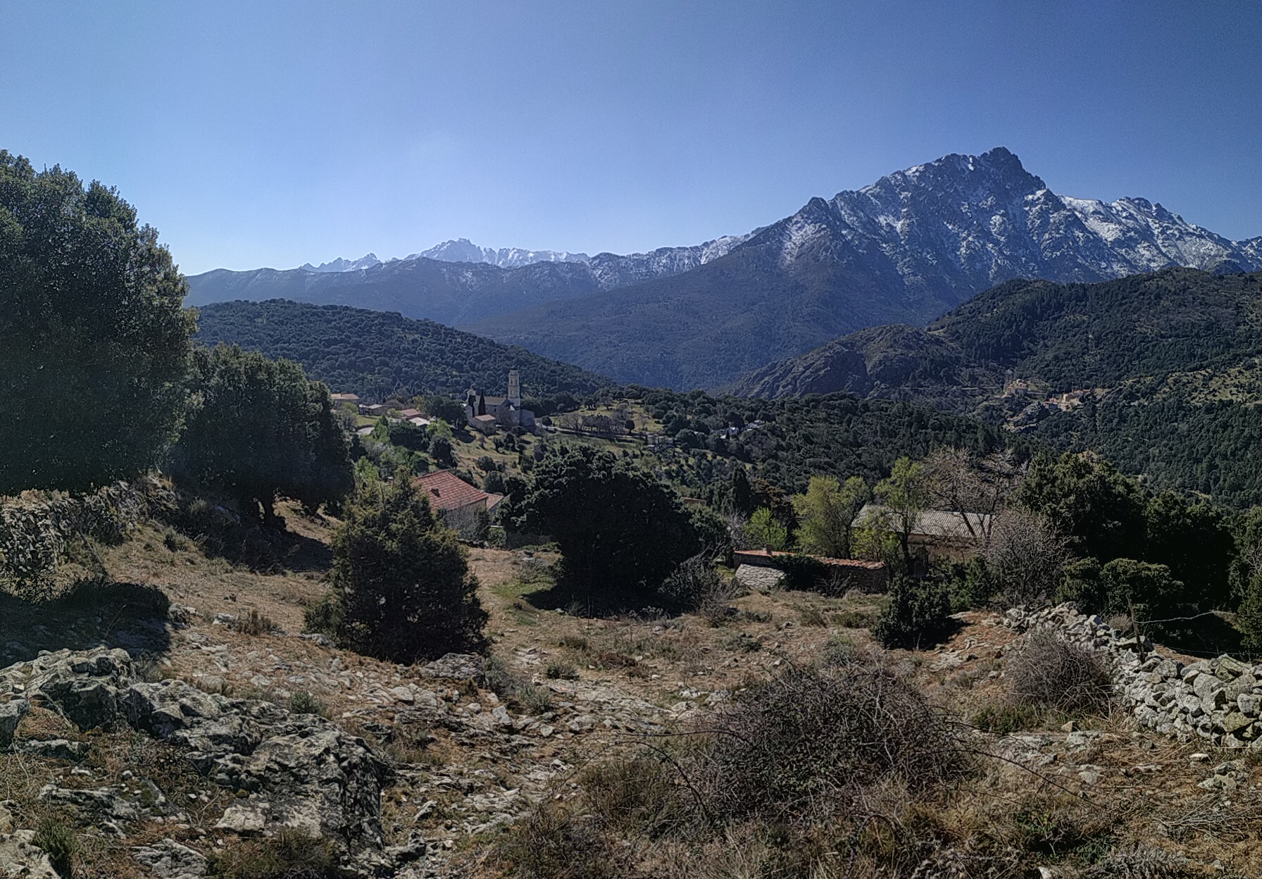 La photo du jour : Olmi-Capella avec vue sur le Monte Padru