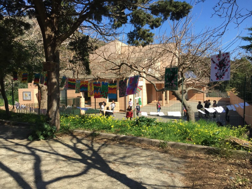 La grande lessive étendue à l'école d'Erbalonga