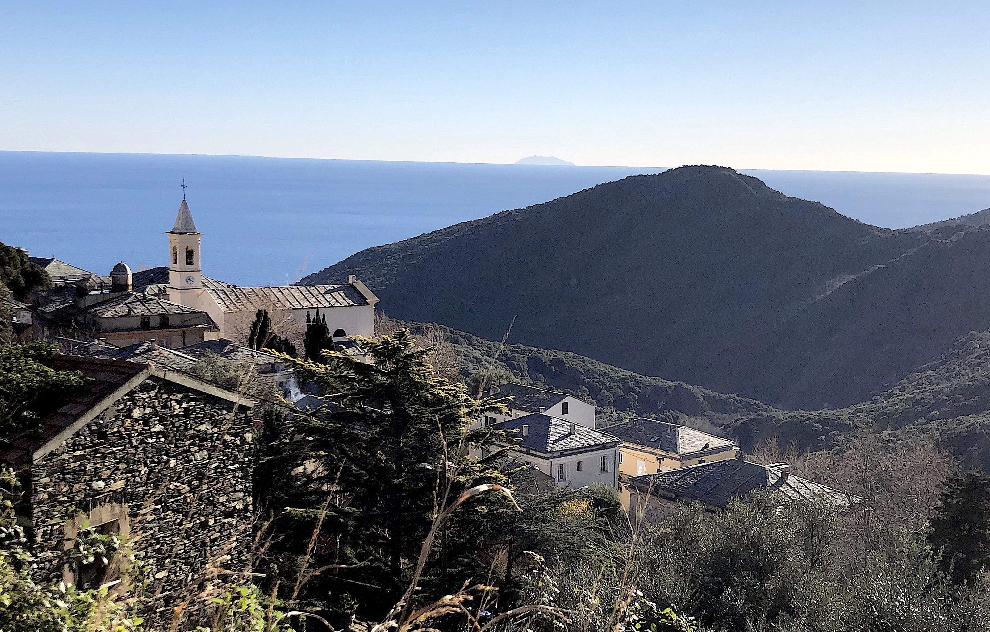 La photo du jour : Figarella, balcon sur la Tyrrhénienne
