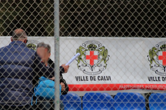 Repéré, ce spectateur indélicat a été prié de quitter les lieux par le directeur de l'Open