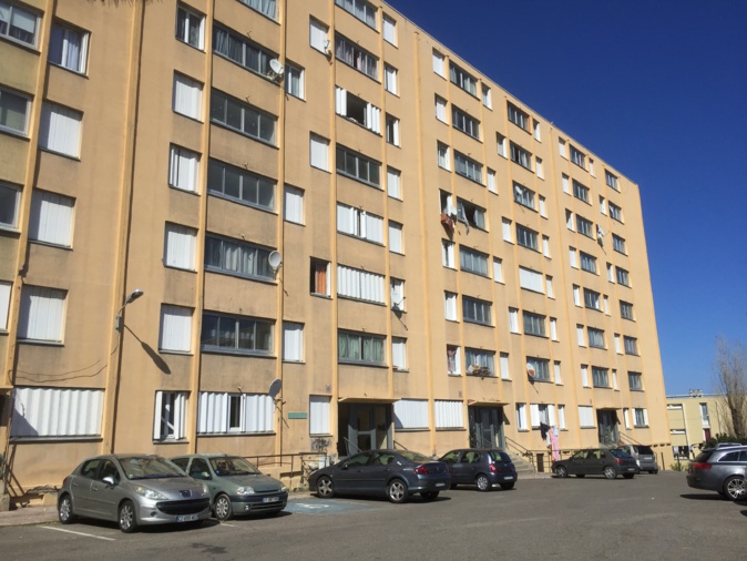 Les bâtiments 32 et 33 de la Cité des Monts, menacés de démolition dans le cadre de la réhabilitation du quartier