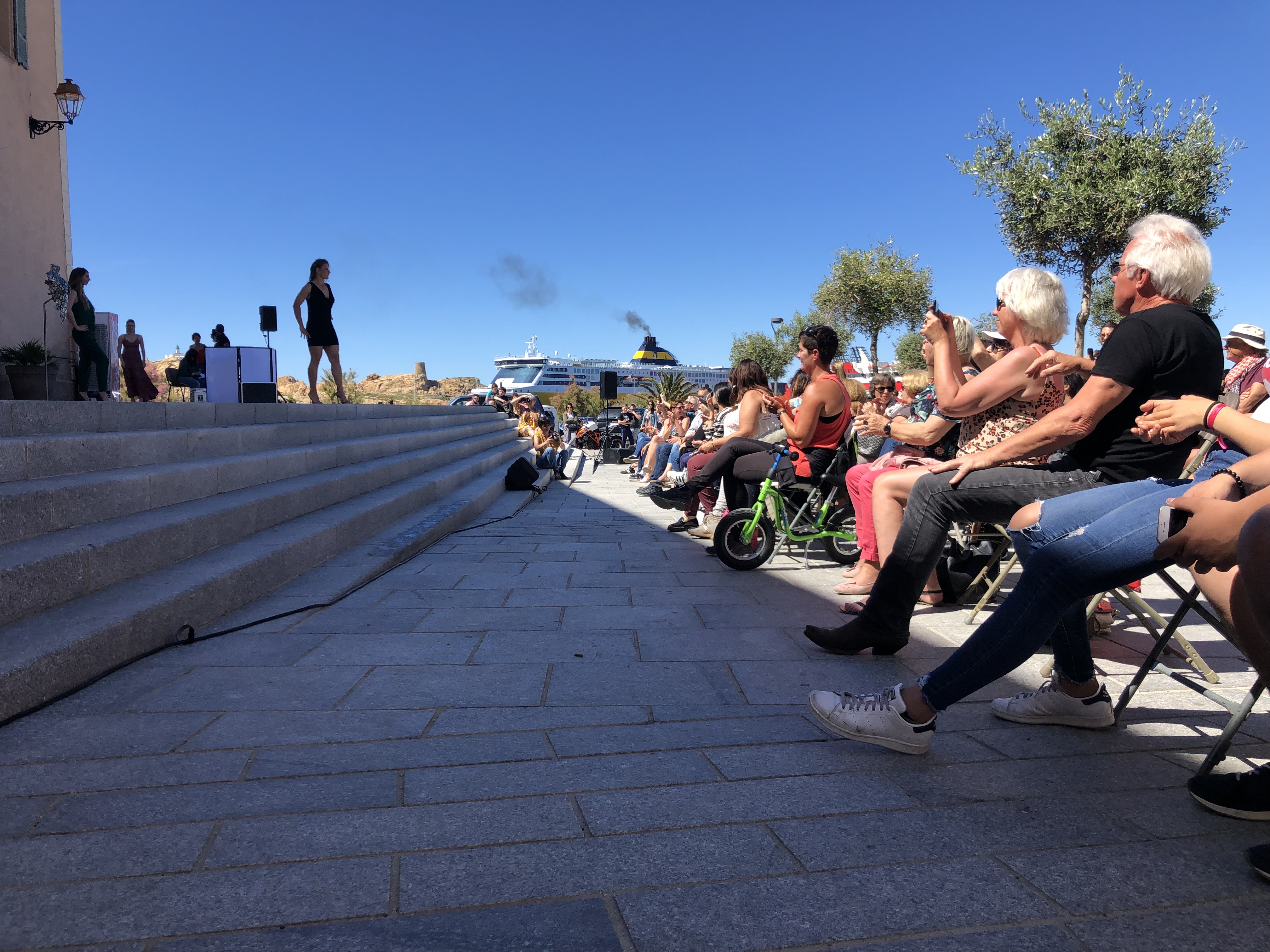 Les tendances de la mode d'été présentées  à Lisula