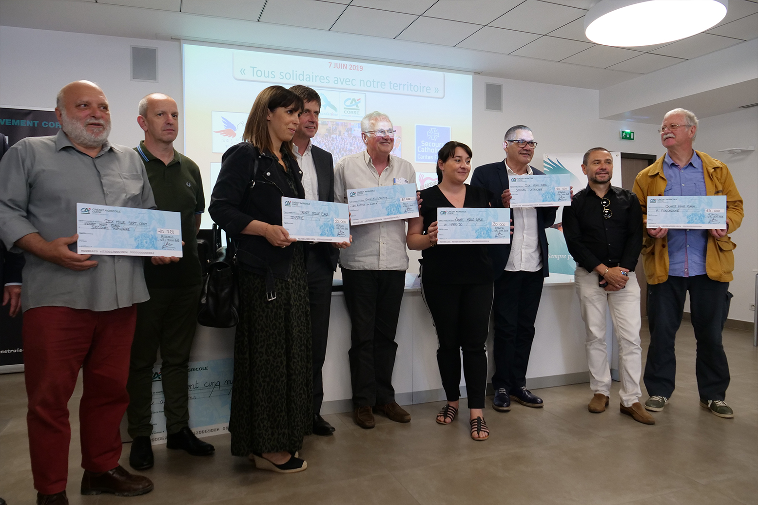 “Tous solidaires avec notre territoire” : les employés du Crédit Agricole de Corse récoltent 105 000 euros pour six associations corses
