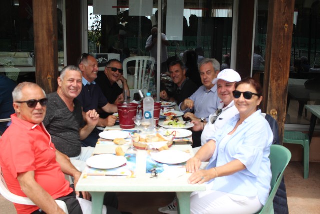 Championnats de Corse de tennis : autour des courts