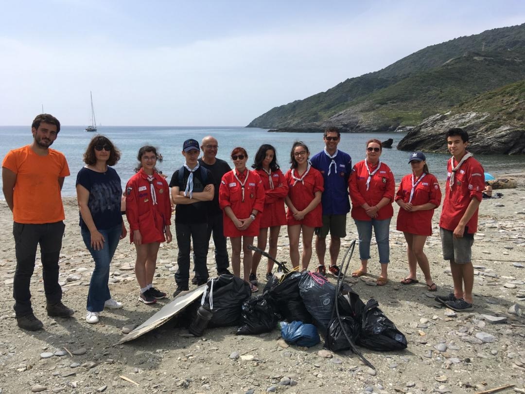  Scouts  : une belle action écologique sur la plage de Morsiglia