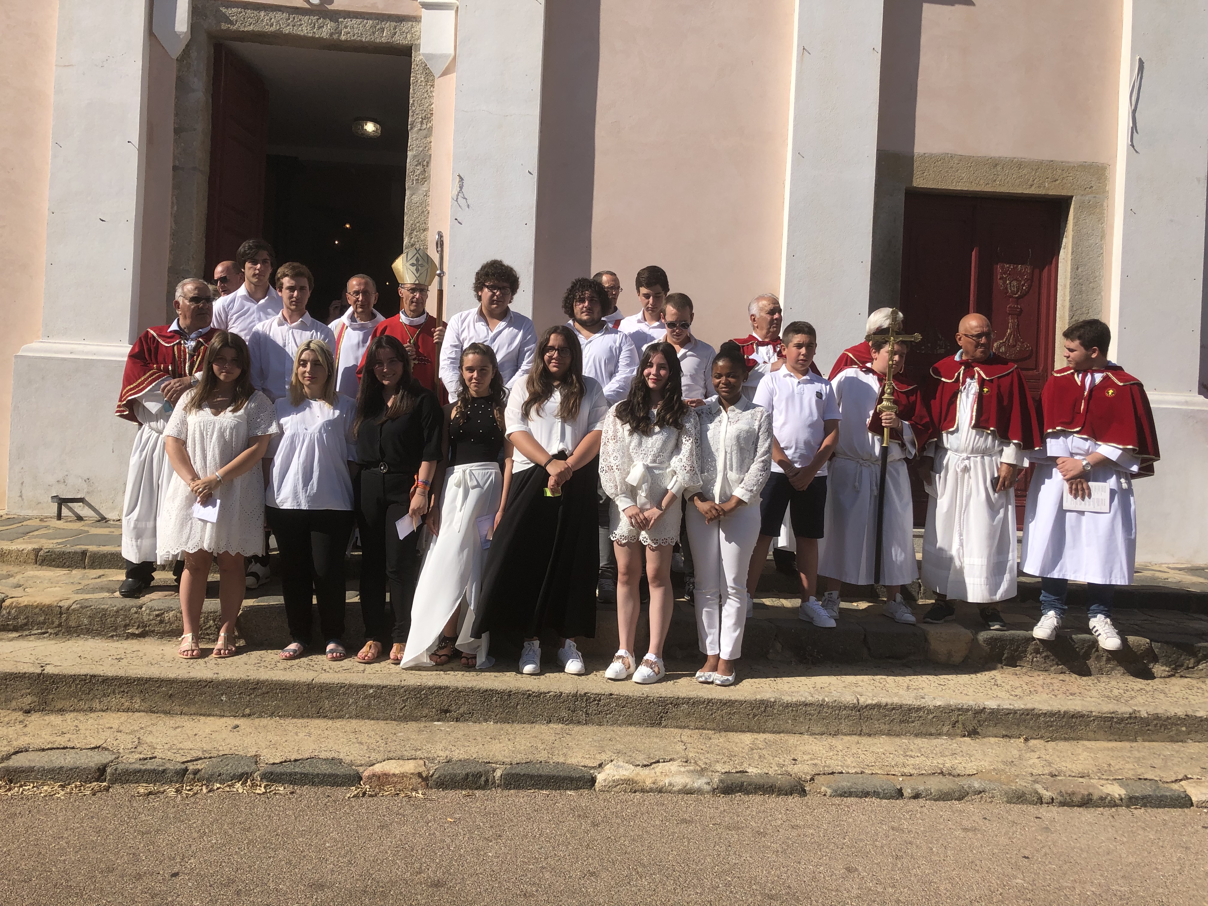 Un week-end de communions à Aregnu