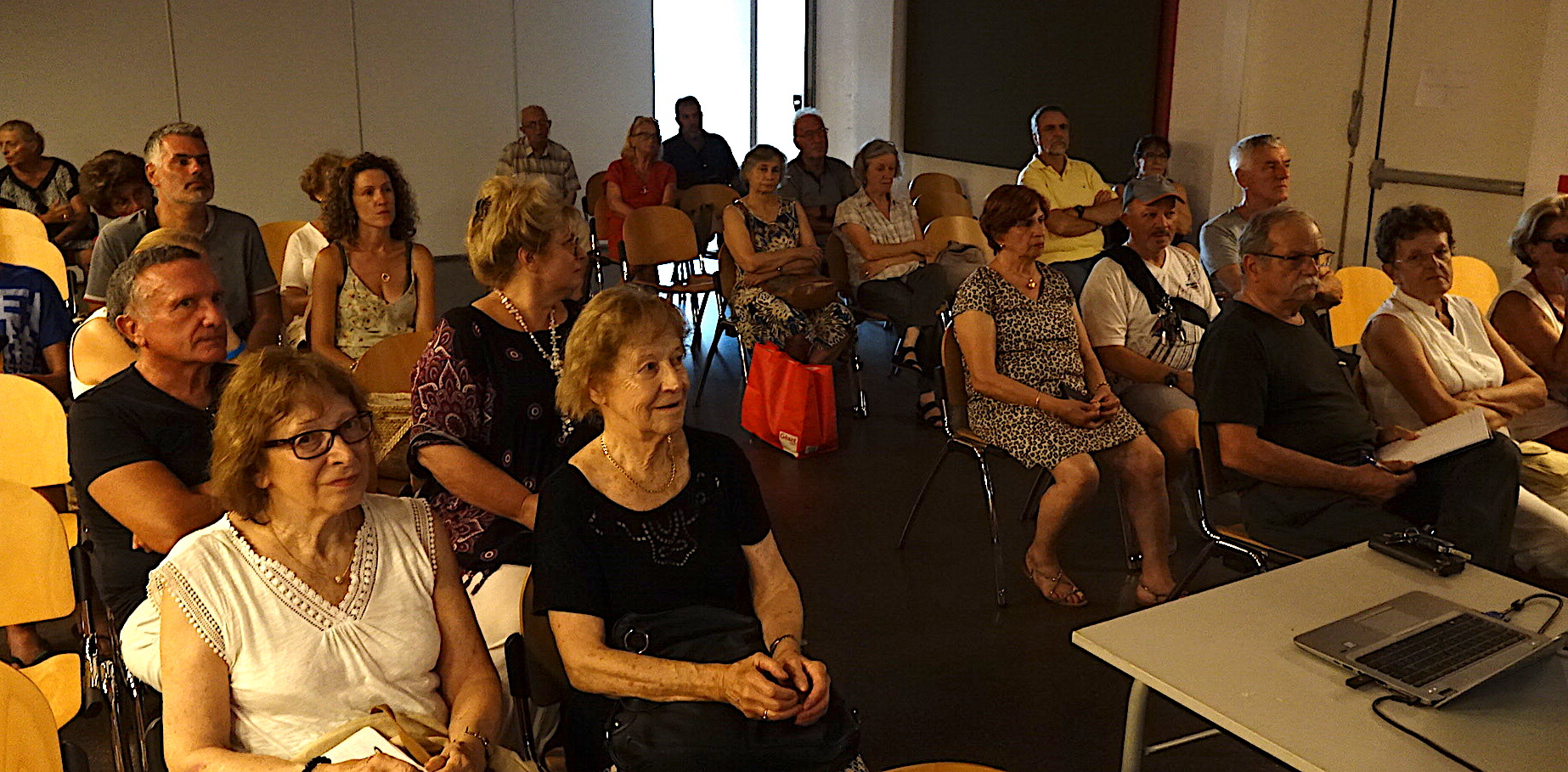 L'histoire la Guardia corsa papale racontée aux Bastiais de l'animation du Patrimoine