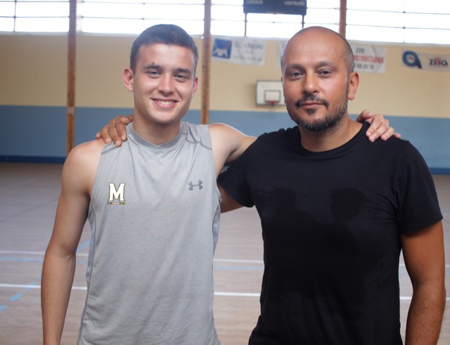  Vinicius Lansade signe à 19 ans son premier contrat pro de footballeur à... Estudientes de la Plata !!!!