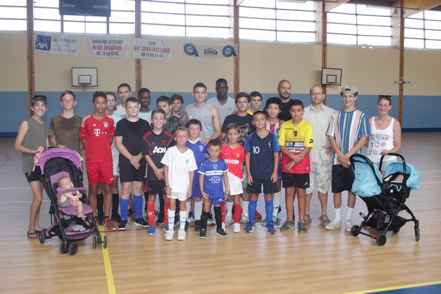  Vinicius Lansade signe à 19 ans son premier contrat pro de footballeur à... Estudientes de la Plata !!!!