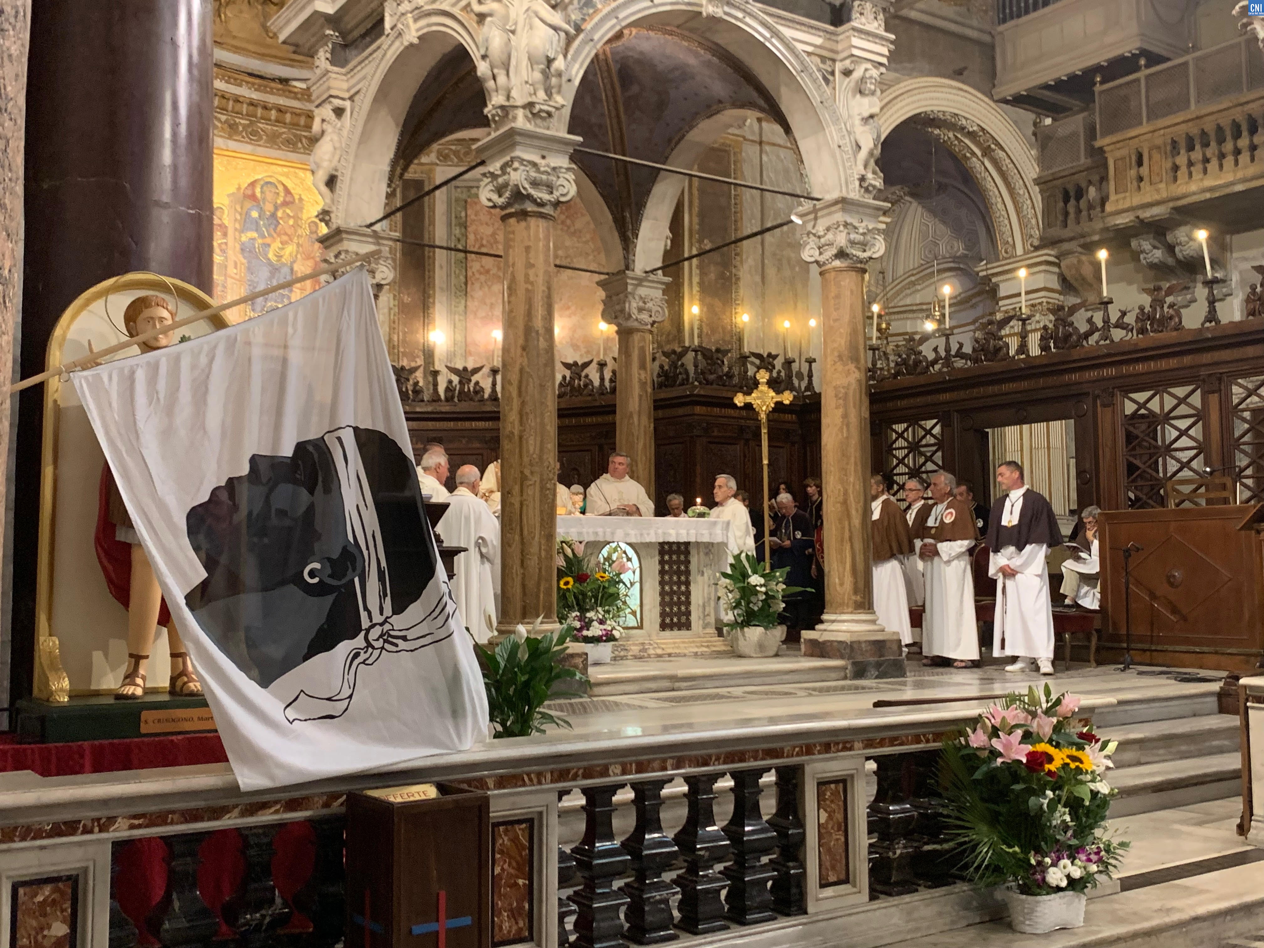 Guardia corsa papale in Roma : messa in lingua corsa in San Grisogono è prucessio di à Madonna Fiumarola