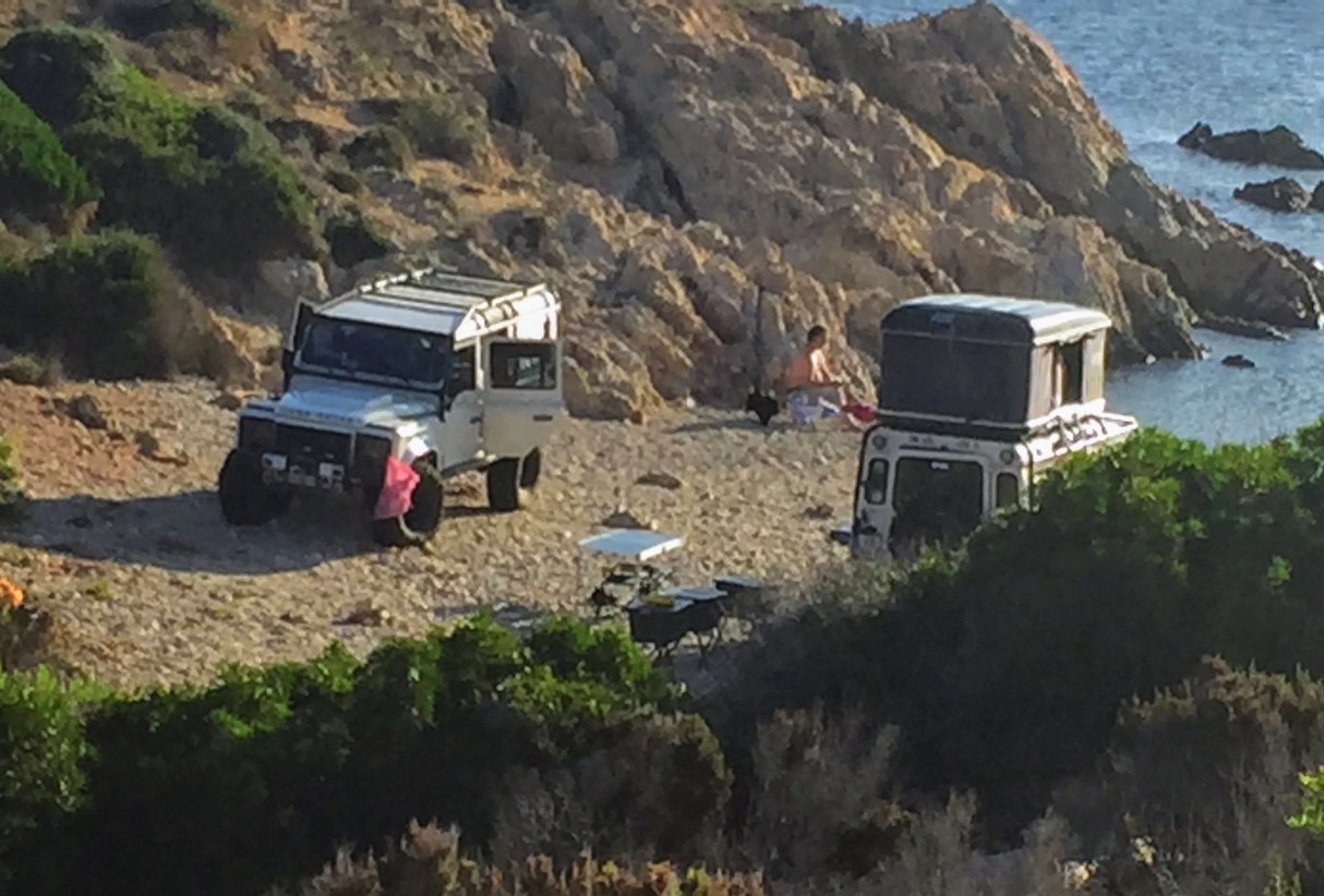 La plage de l'Aghja à la Revellata très prisée des camping-cars !