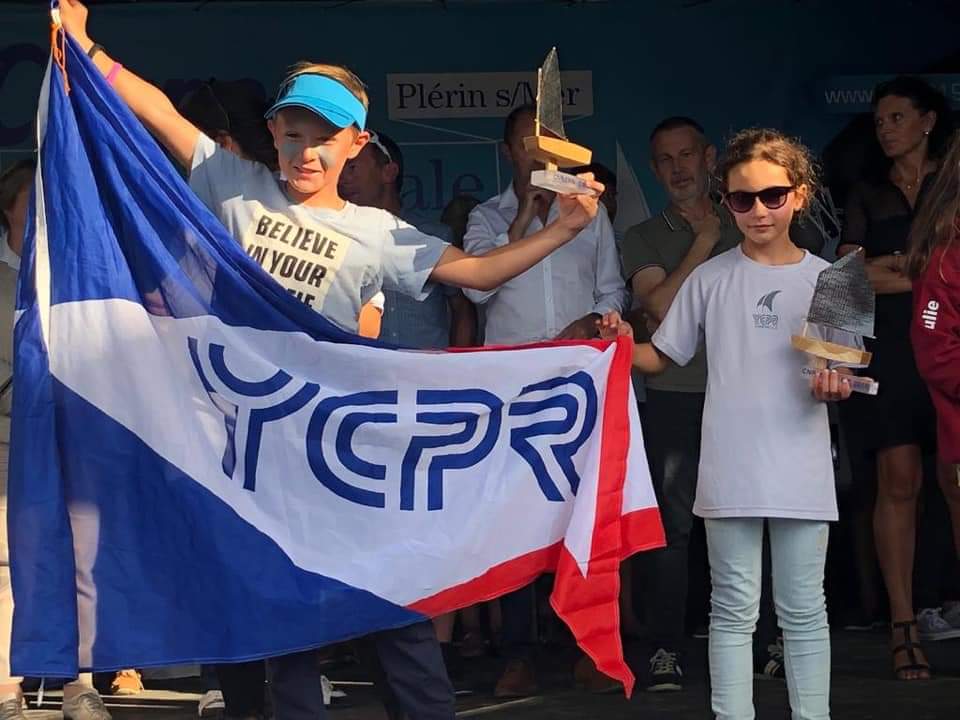 La calvaise Alexandra Santelli sur le podium des poussines à la coupe internationale d'été d'Optimist de Plérin