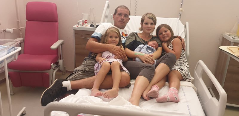 La petite famille Miani nage dans le bonheur