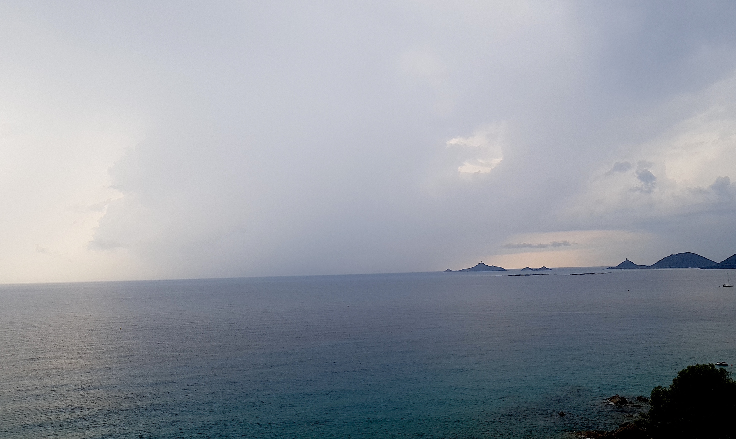 Orage au large des Sanguinaires ( Pascal Zereni)