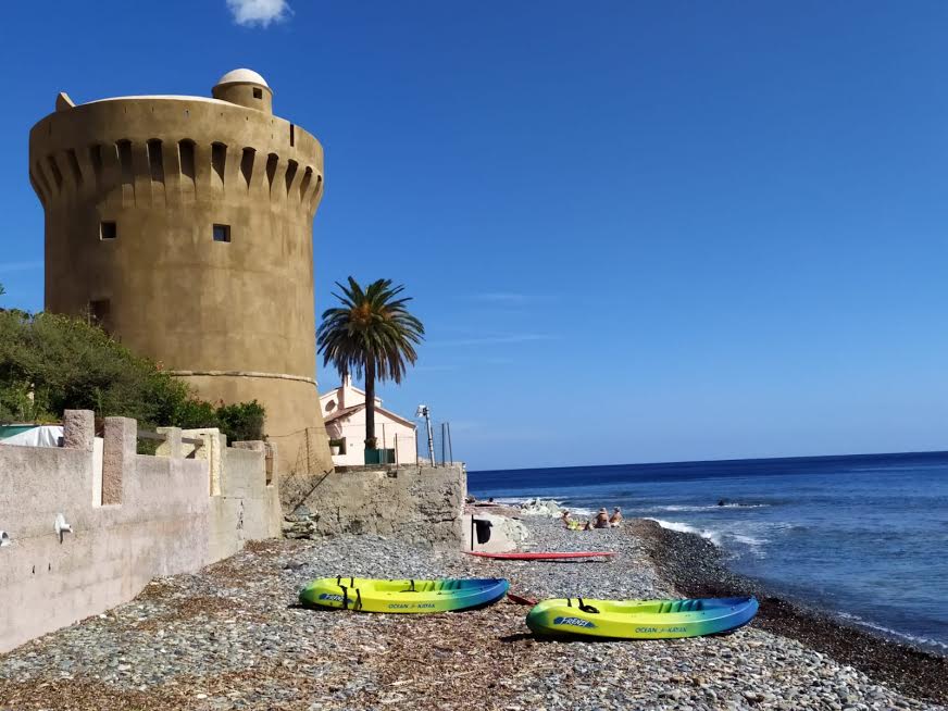 La photo du jour : la tour de Miomu dans son nouvel habit de lumière