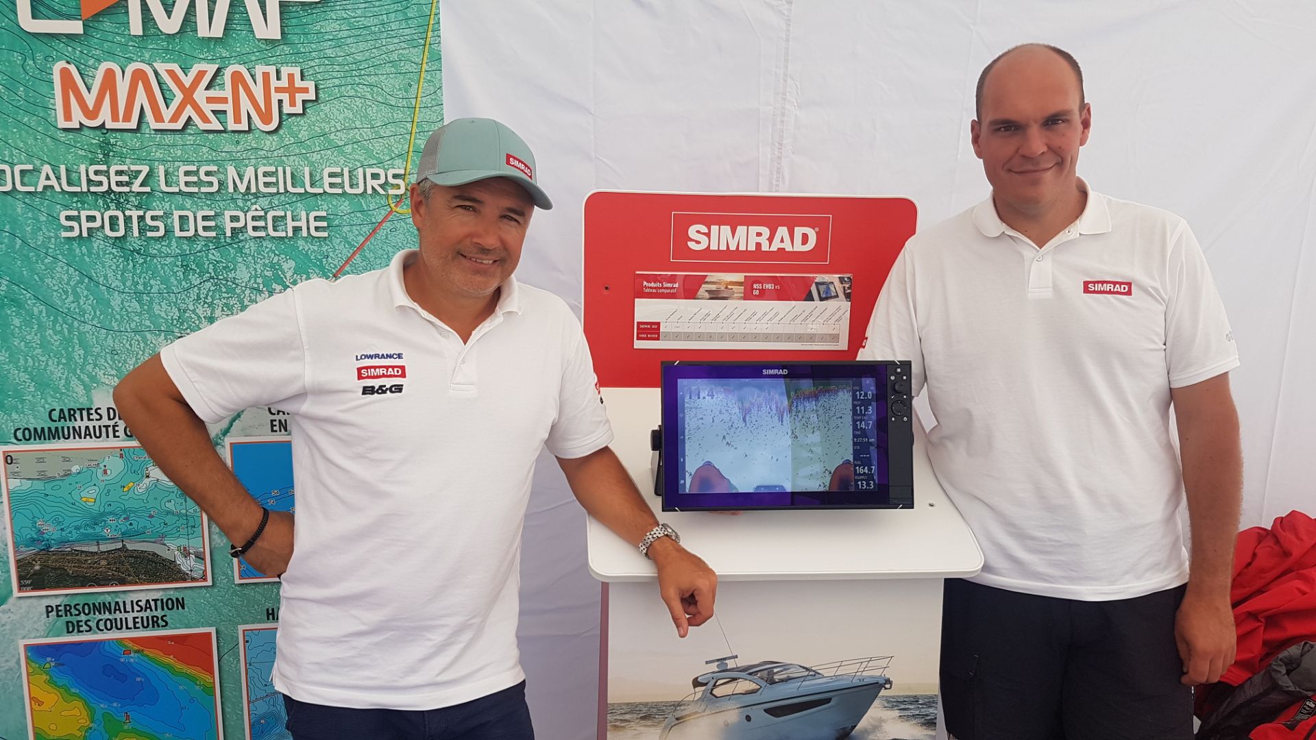 Bruno Alicarte (à gauche) au stand Lowrance et Simrad