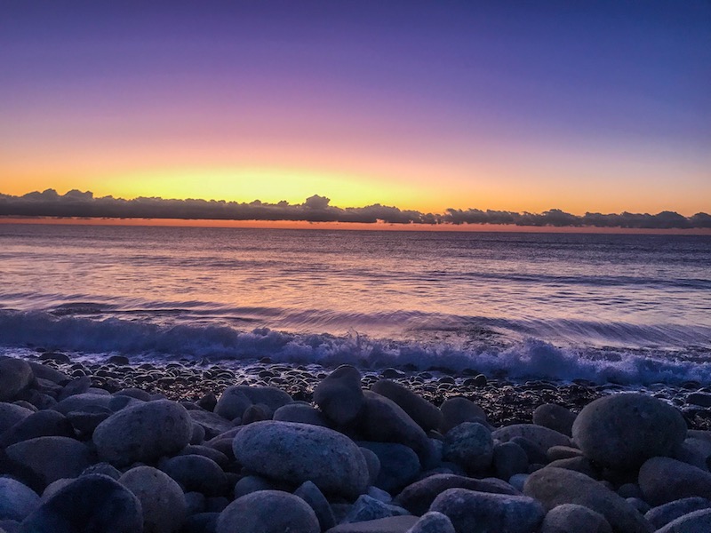 Lever de soleil sur Travu. Photo de Sébastien TIBERI