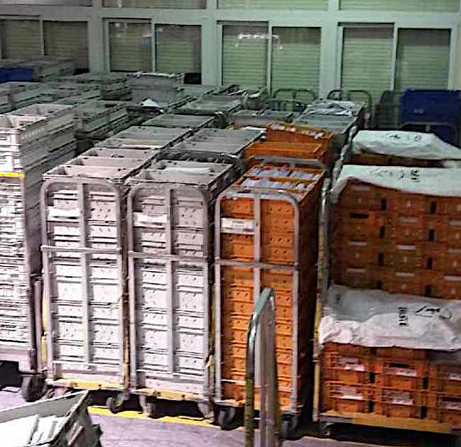 Une partie du courrier qui n'a pas été distribué depuis le 24 octobre.