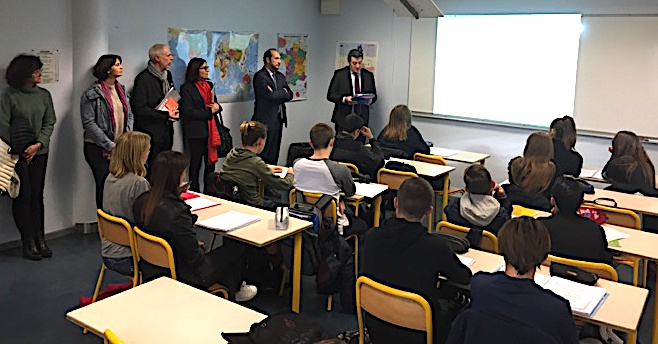 Au collège de Montesoro à Bastia, le texte a été lu à une classe de 3ème par le préfet de la Haute-Corse