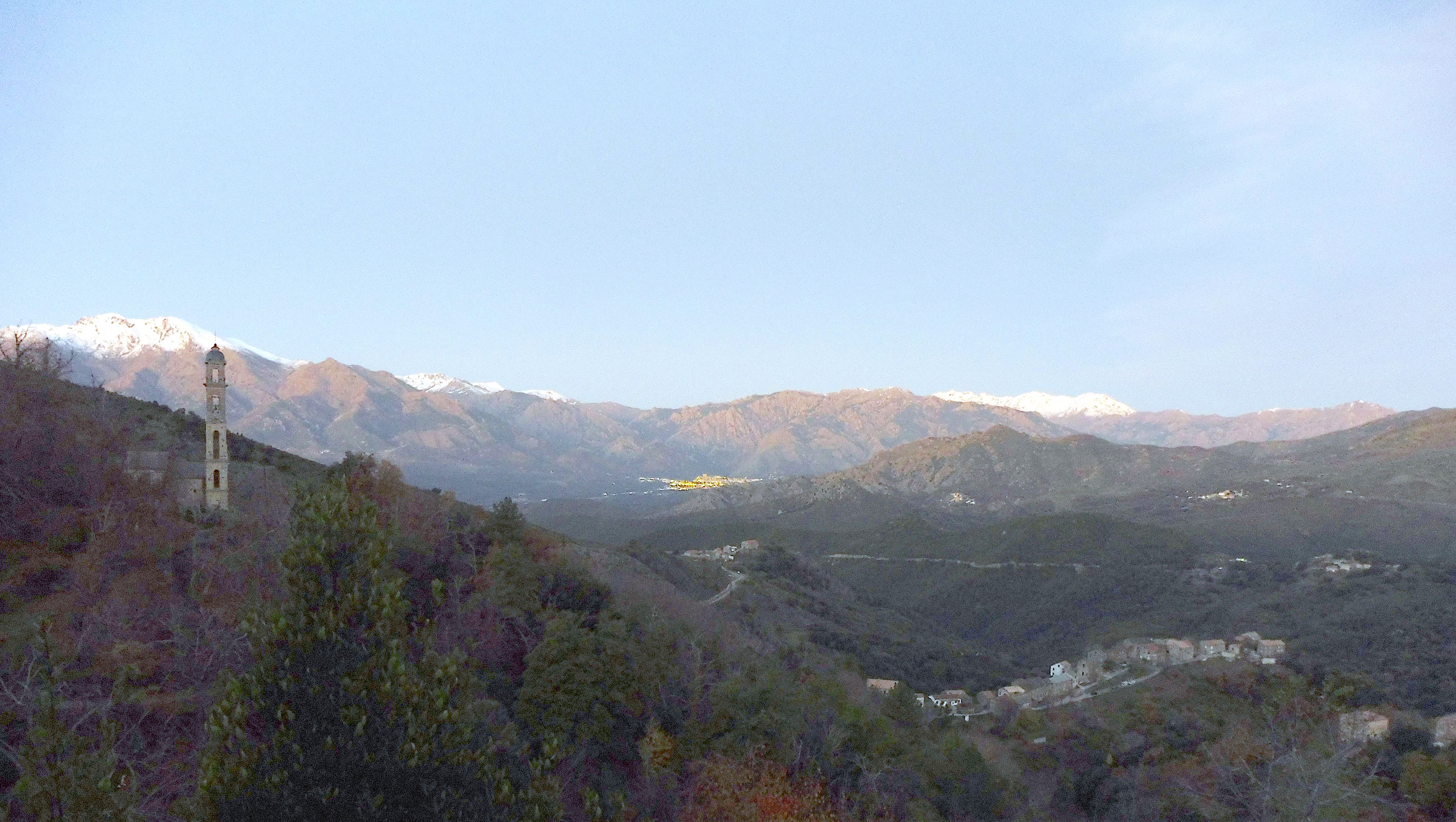 La photo du jour : de Sant'Andria di Boziu à Corti