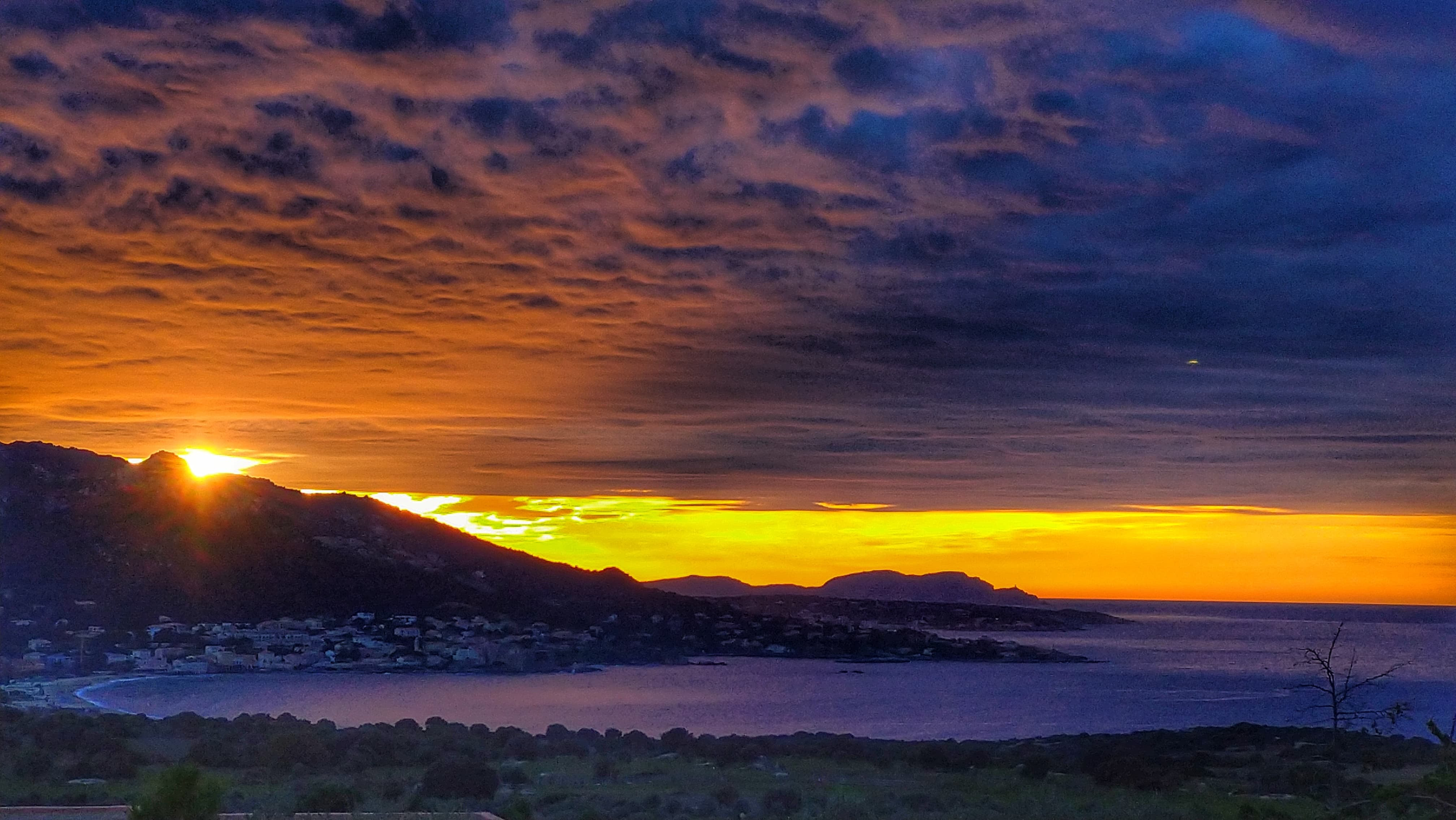 La photo du jour : Coucher de soleil sur Algajola